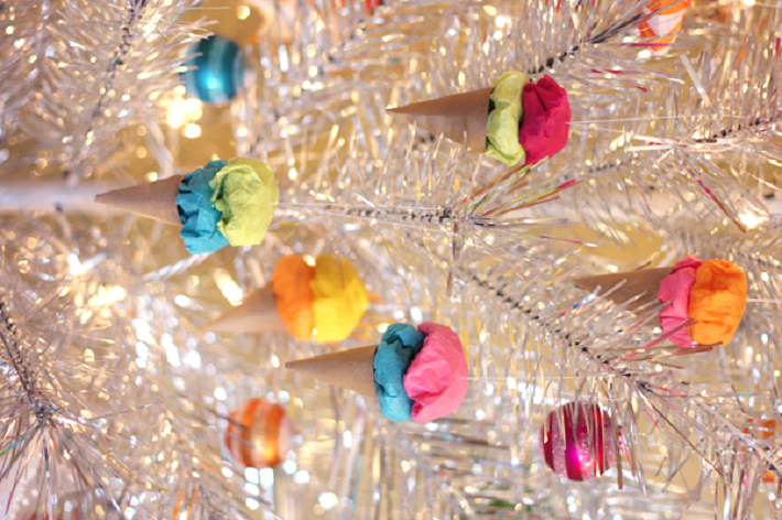 paper-ice-cream-cone-ornaments.png